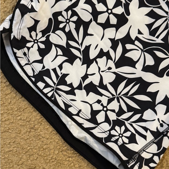 Lands' End Black and White Floral Swim Trunks - Picture 5 of 6